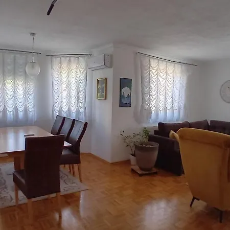 Family Ehli Apartment